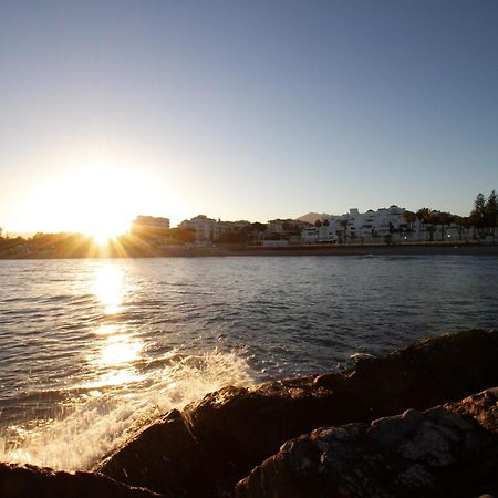 Marbella Banus Suites - Lily Playas Del Duque Banus Beach Apartment Exterior photo