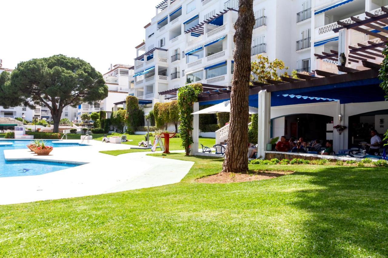 Marbella Banus Suites - Lily Playas Del Duque Banus Beach Apartment Exterior photo